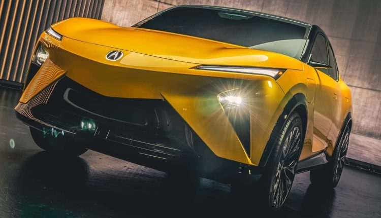 آکورا RSX؛ شاسیبلند برقی که مثل گوشیها آپدیت میشود