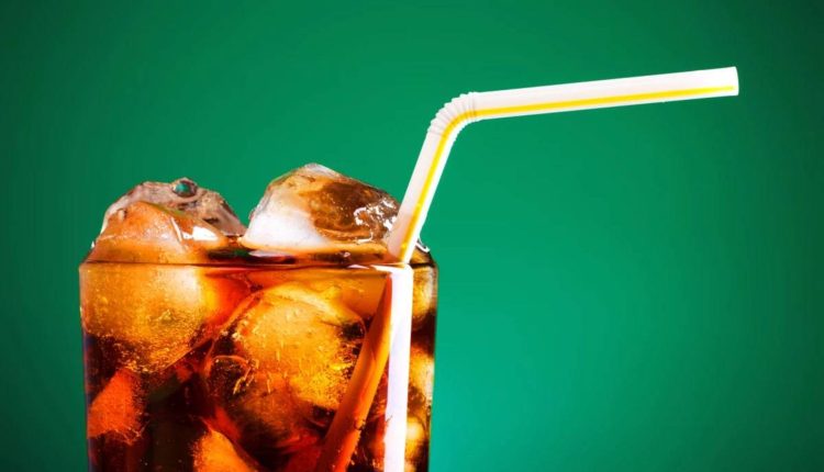 خطر نوشابههای رژیمی: فقط یک قوطی در روز کافیست برای ابتلا به دیابت نوع ۲!